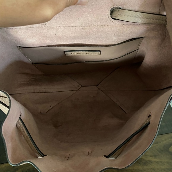 Micheal Kors Junie Medium size Flap Backpack; Trendy Women's backpack - Picture 9 of 12